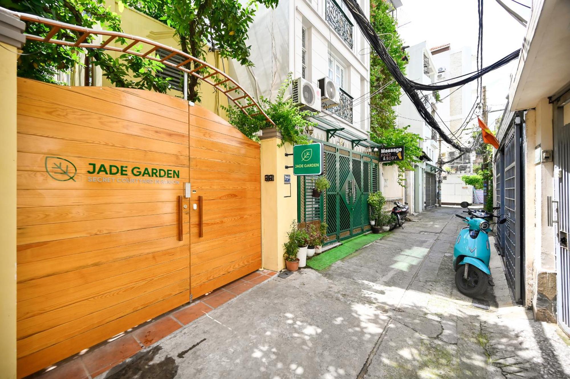 Отель Jade Garden - Secret Courtyard In Saigon Хошимин Экстерьер фото